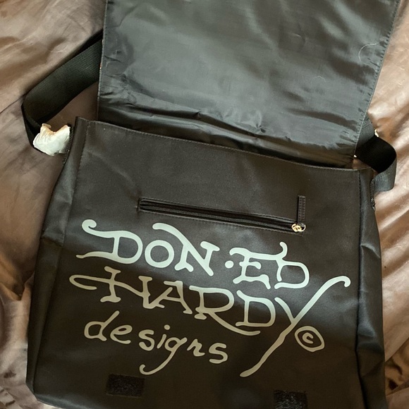 Brand new Don Ed Hardy designs messenger bag. - Picture 5 of 10